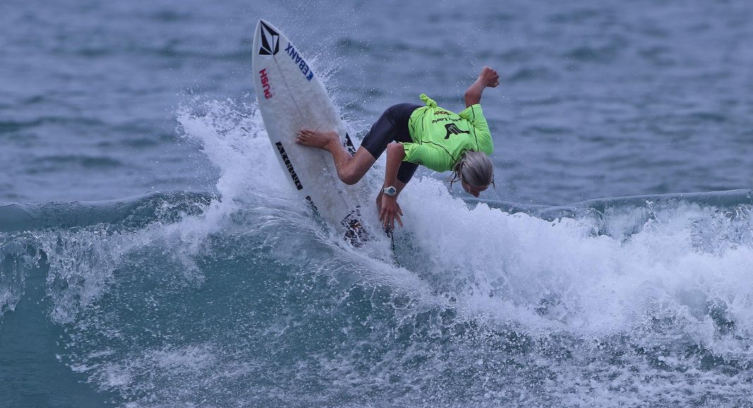 Anuar Chiah, Hang Loose Surf Attack 2021, Praia de Camburi, São Sebastião (SP). Foto: Munir El Hage.