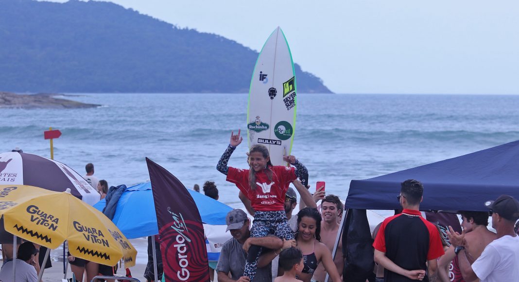 Carol Bastides, Hang Loose Surf Attack 2021, Praia de Camburi, São Sebastião (SP). Foto: Munir El Hage.