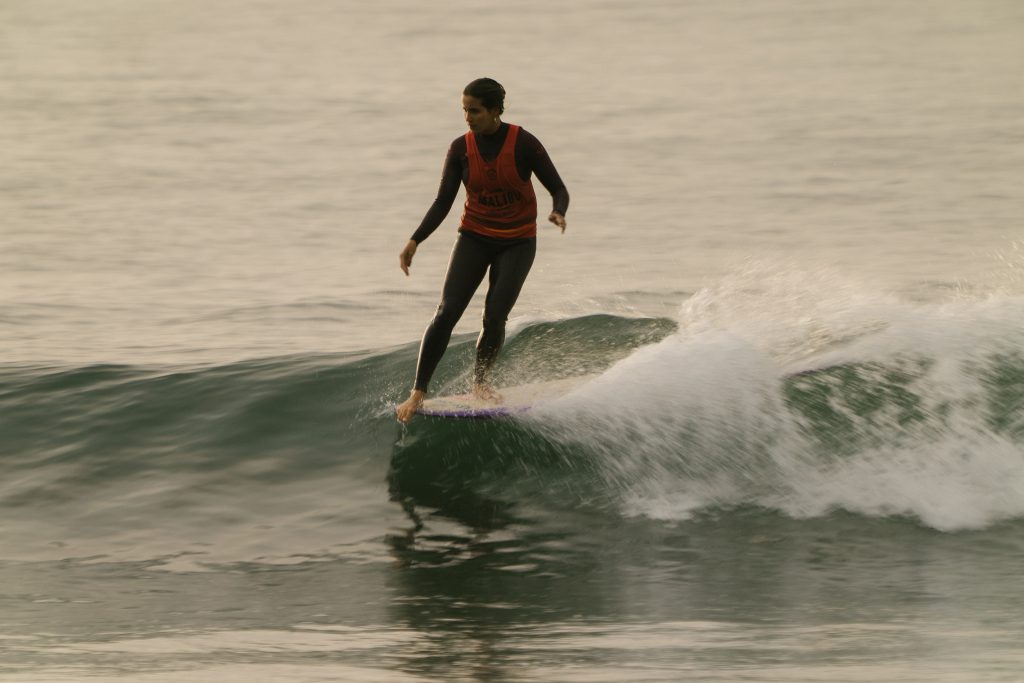 Chloé Calmon comemora seu aniversário com estilo no Malibu Classic 2021.