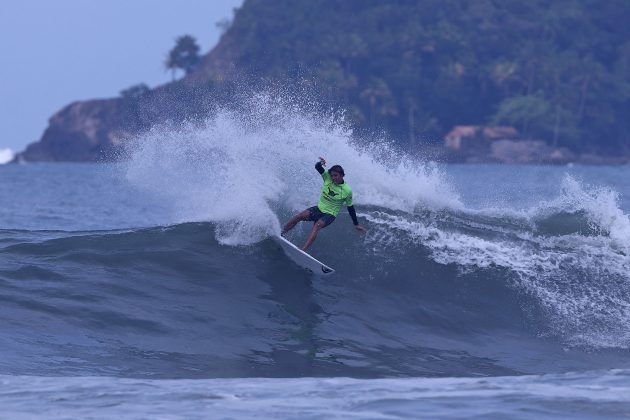 Gabriel Klaussner, Hang Loose Surf Attack, Praia de Camburi, São Sebastião (SP). Foto: Munir El Hage.
