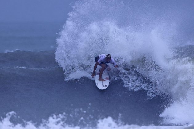 Kayan Medeiros, Hang Loose Surf Attack, Praia de Camburi, São Sebastião (SP). Foto: Munir El Hage.