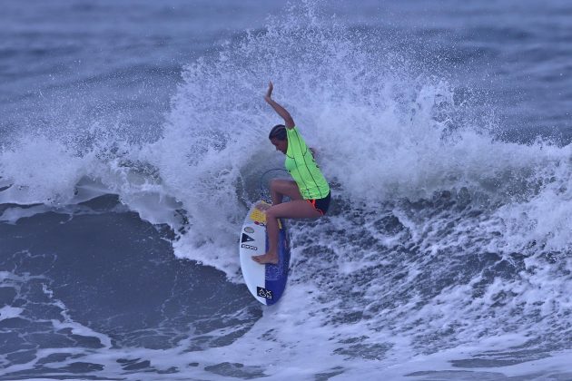 Laura Raupp, Hang Loose Surf Attack, Praia de Camburi, São Sebastião (SP). Foto: Munir El Hage.