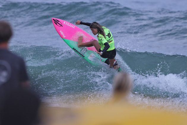 Luara Mandelli, Hang Loose Surf Attack 2021, Praia de Camburi, São Sebastião (SP). Foto: Munir El Hage.