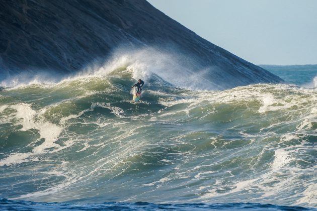 Lucas Chumbo, Itacoatiara Big Wave 2021, Niterói (RJ). Foto: Matheus Couto.