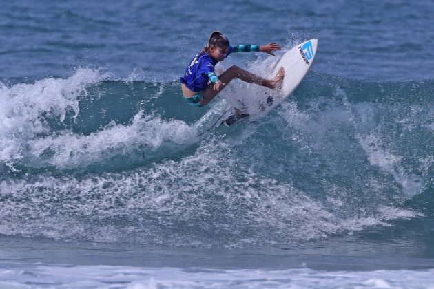 Luiza Teixeira, Hang Loose Surf Attack 2021, Praia de Camburi, São Sebastião (SP). Foto: Munir El Hage.