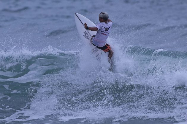 Pedro Henrique, Hang Loose Surf Attack 2021, Praia de Camburi, São Sebastião (SP). Foto: Munir El Hage.
