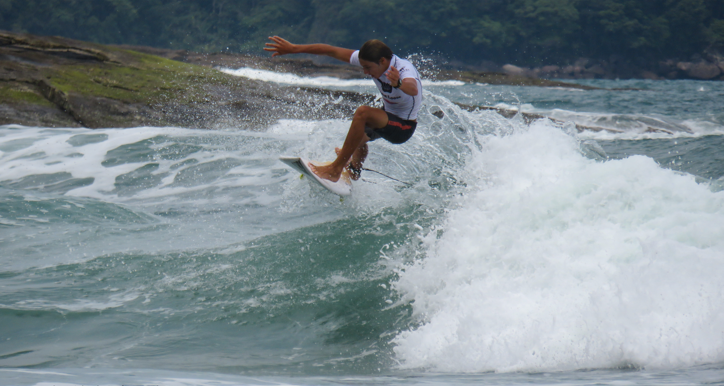 Gabriel Klaussner, Hang Loose Surf Attack 2021, Praia de Camburi, São Sebastião (SP). Foto: Danilo Caetano.