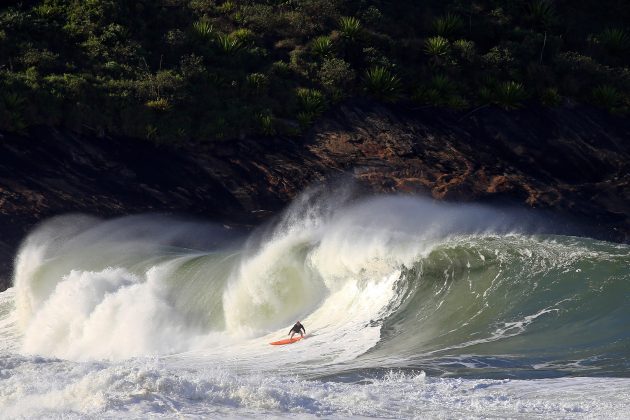 Kalani Lattanzi, Itacoatiara Big Wave 2021, Niterói (RJ). Foto: Tony D'Andrea.
