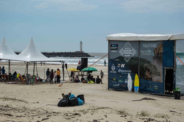 Circuito Surf Kids 2021 - Torres (RS). Foto: Angelo Demore / @angelinphotos.