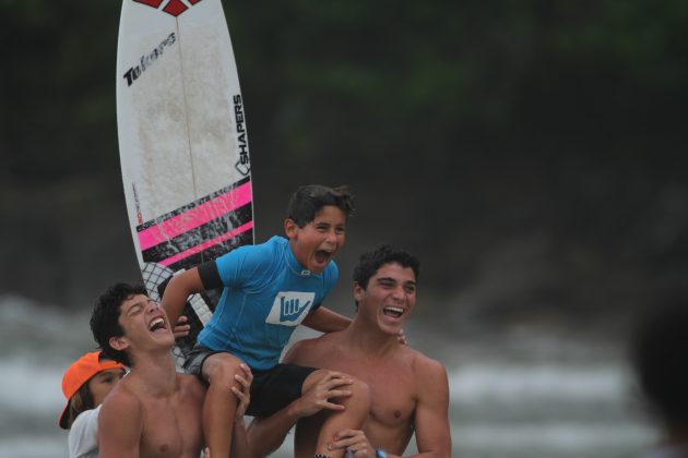 Diego Aguia,  Hang Loose Surf Attack, Guarujá (SP). Foto: Maíra Pabst.