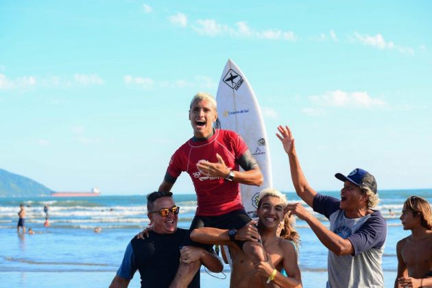 Kaio Garcia, A Tribuna Surf Colegial 2021, Quebra-Mar, Santos (SP). Foto: Arthur Freire.