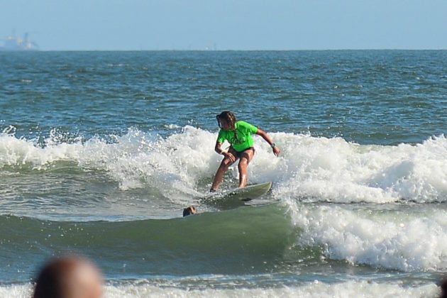 Maria Beatriz, A Tribuna Surf Colegial 2021, Quebra-Mar, Santos (SP). Foto: Arthur Freire.
