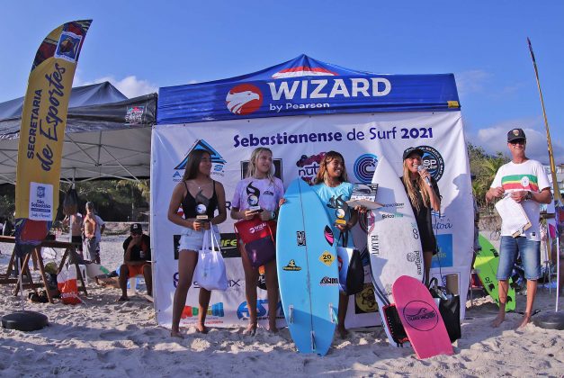 Pódio Sub 18 Feminino, Sebastianense de Surf 2021, Maresias, São Sebastião (SP). Foto: Munir El Hage.