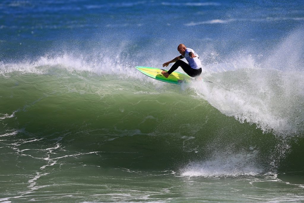 Evento conta com participação de surfistas locais, como Raoni Monteiro.