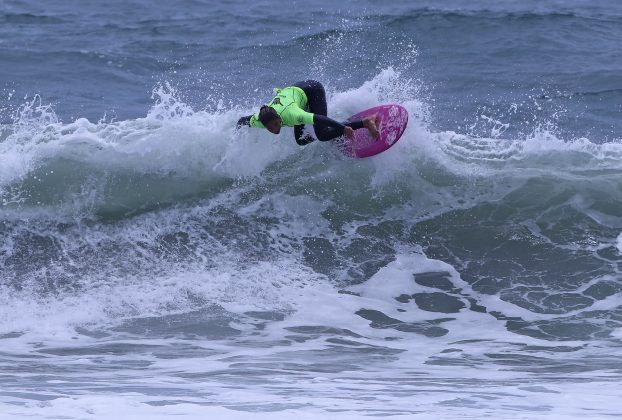 Aurora Ribeiro, Hang Loose Surf Attack 2021, Praia do Tombo, Guarujá (SP). Foto: Munir El Hage.