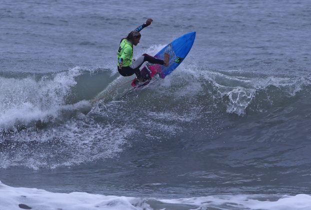 Carol Bastides, Hang Loose Surf Attack 2021, Praia do Tombo, Guarujá (SP). Foto: Munir El Hage.