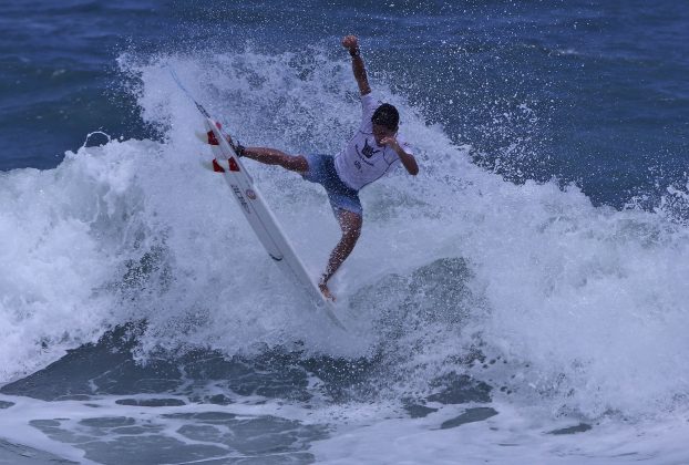 Gabriel Dias, Hang Loose Surf Attack 2021, Praia do Tombo, Guarujá (SP). Foto: Munir El Hage.