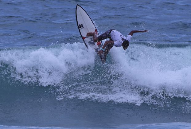 Hugo Amparo, Hang Loose Surf Attack 2021, Praia do Tombo, Guarujá (SP). Foto: Munir El Hage.