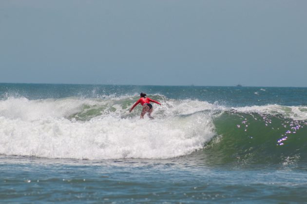 Surf Camp Evolua Clínica Esportiva / Monitores de Ondas SURF & YOGA. Foto: Matheus Felipe.
