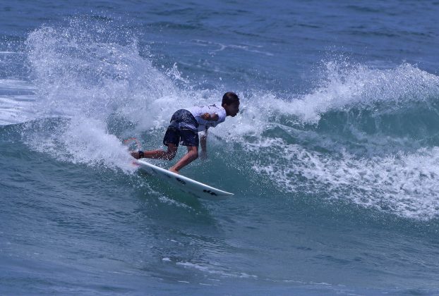 John Muller, Hang Loose Surf Attack 2021, Praia do Tombo, Guarujá (SP). Foto: Munir El Hage.