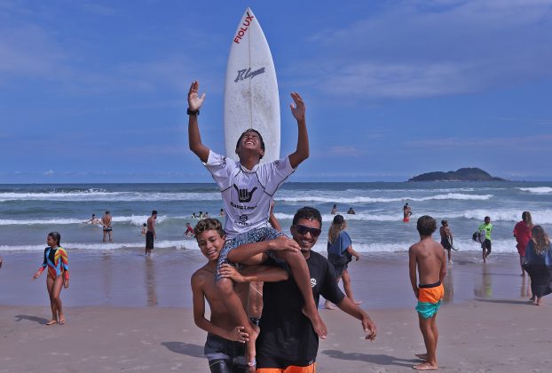 João Vitor, Hang Loose Surf Attack 2021, Praia do Tombo, Guarujá (SP). Foto: Munir El Hage.