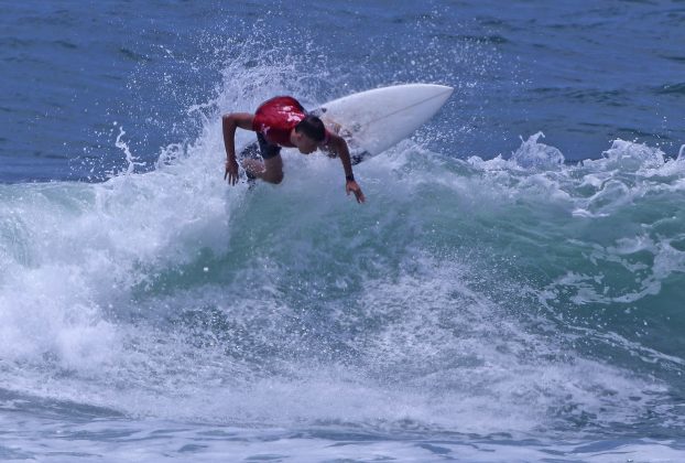 João Artur, Hang Loose Surf Attack 2021, Praia do Tombo, Guarujá (SP). Foto: Munir El Hage.