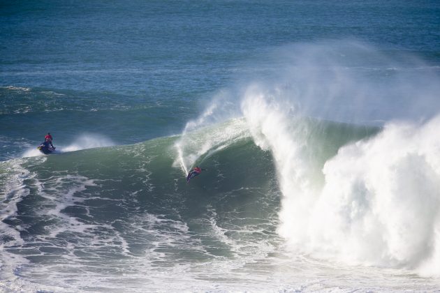 Kai Lenny, Nazaré Tow Surfing Challenge 2021, Praia do Norte, Nazaré, Portugal. Foto: WSL / Antoine.