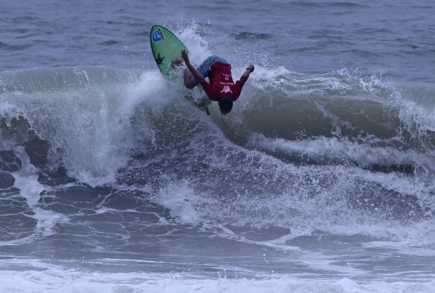 Kalani Robles, Hang Loose Surf Attack 2021, Praia do Tombo, Guarujá (SP). Foto: Munir El Hage.