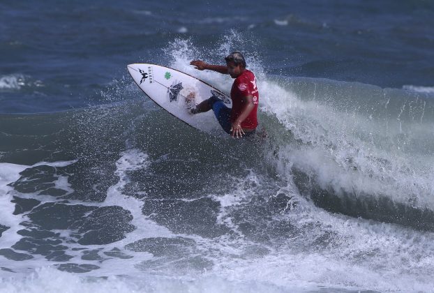 Matheus Neves, Hang Loose Surf Attack 2021, Praia do Tombo, Guarujá (SP). Foto: Munir El Hage.