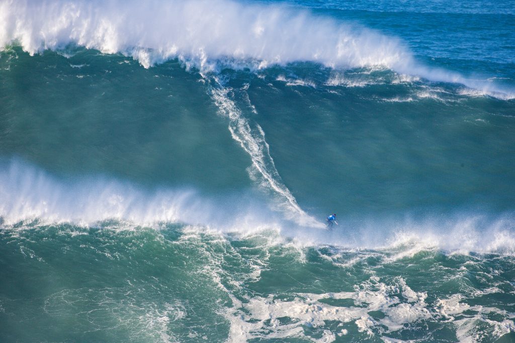 Nazaré Tow Surfing Challenge 2021, Praia do Norte, Nazaré, Portugal