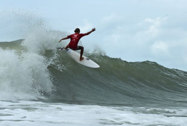 Miguel Ferraz, Hang Loose Surf Attack 2021, Praia do Tombo, Guarujá (SP). Foto: Munir El Hage.