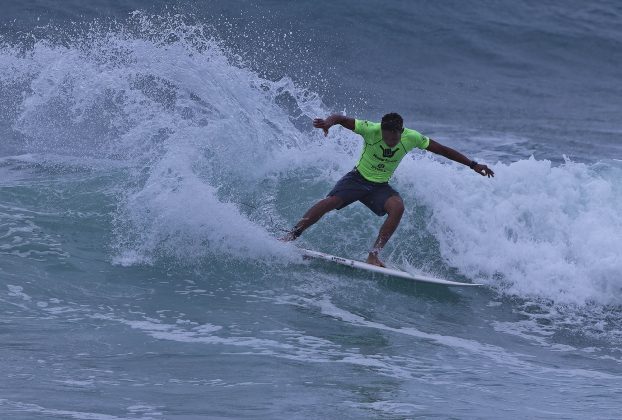 Pedro Araújo, Hang Loose Surf Attack 2021, Praia do Tombo, Guarujá (SP). Foto: Munir El Hage.