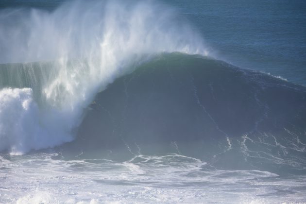 Pedro Scooby, Nazaré Tow Surfing Challenge 2021, Praia do Norte, Nazaré, Portugal. Foto: WSL / Antoine.