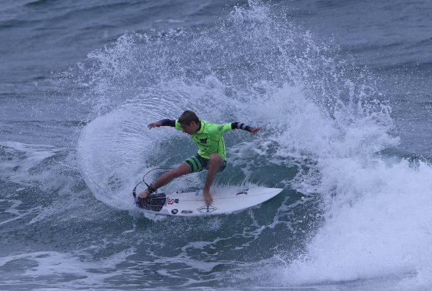 Rodrigo Saldanha, Hang Loose Surf Attack 2021, Praia do Tombo, Guarujá (SP). Foto: Munir El Hage.