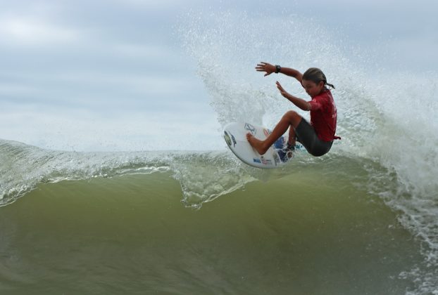 Vini Palma, Hang Loose Surf Attack 2021, Praia do Tombo, Guarujá (SP). Foto: Munir El Hage.