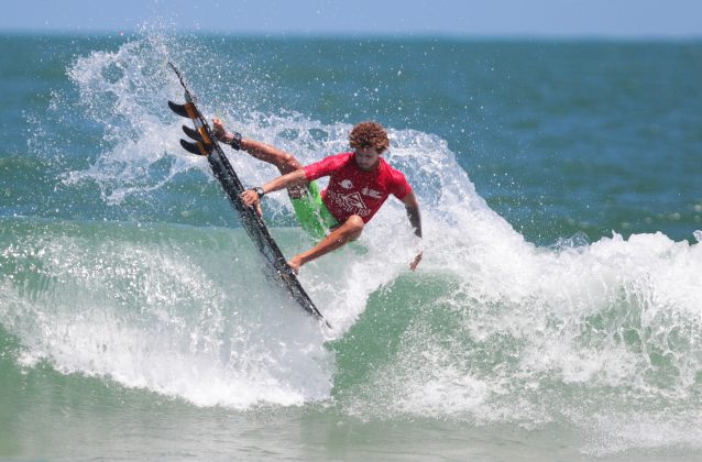Dayvisson Santos, III Etapa do Circuito Metropolitano de Surf Pro, Praia de Gaibu, Cabo de Santo Agostinho (PE). Foto: Alexandre Godim.