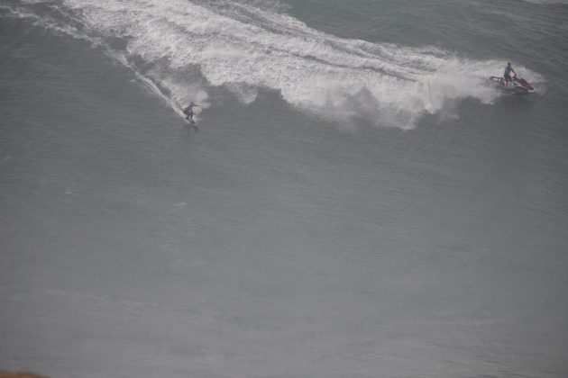 Michelle des Boullions, Nazaré Tow Surfing Challenge, Portugal. Foto: Duda Hawaii.