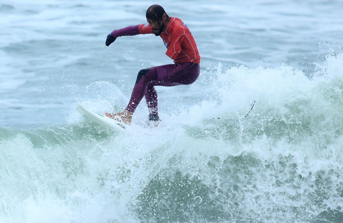 Fidel Teixeira competirá na categoria Surf Adaptado.