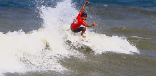 Dennis TIhara, Ilhéus Surf Pro 2022, Praia da Renascer, Ilhéus (BA)