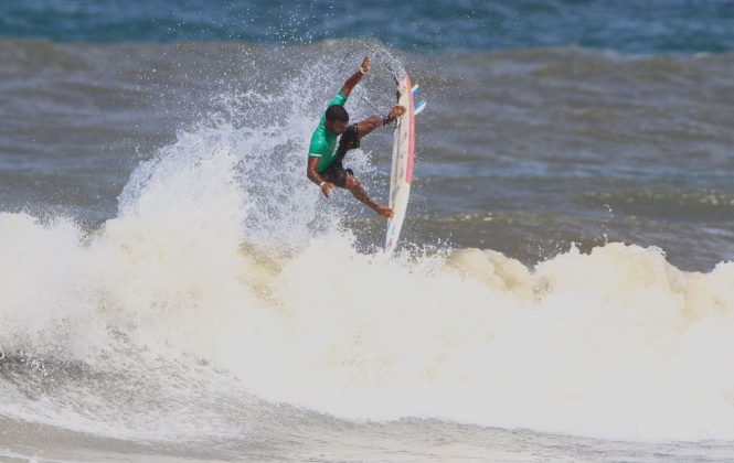 Ives Lopes, Ilhéus Surf Pro 2022, Praia da Renascer, Ilhéus (BA). Foto: Pedro Monteiro.