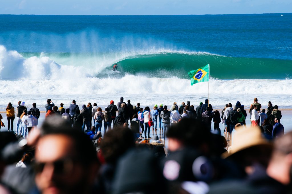 Portugal é um dos locais favoritos dos surfistas e fãs.