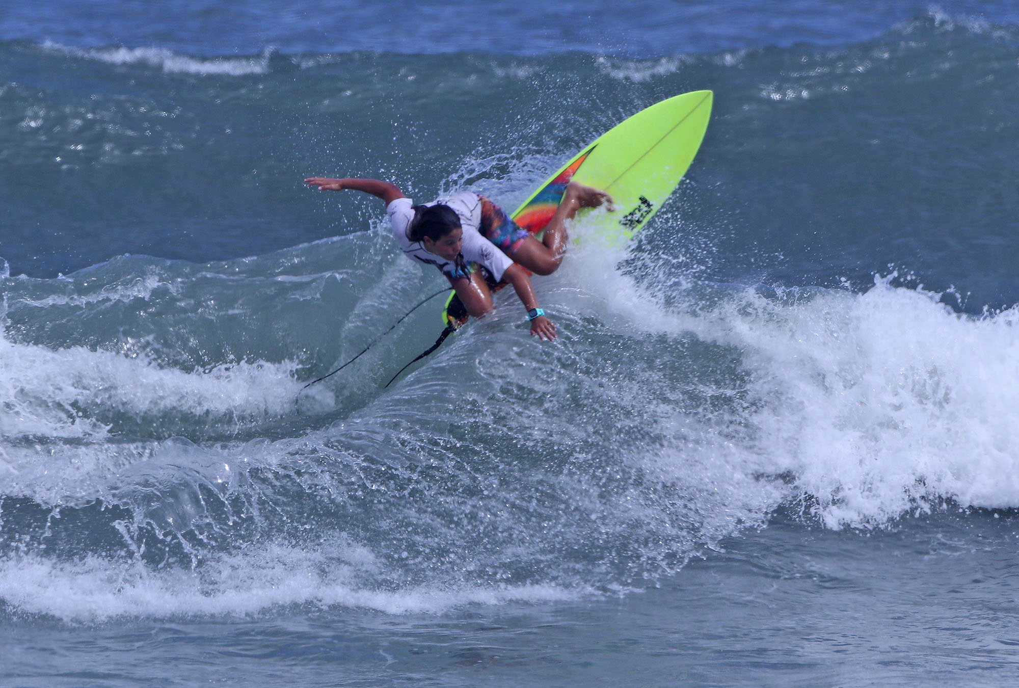 Bibi Nogueira está focada na vitòria do Hang Loose Surf Attack 2022
