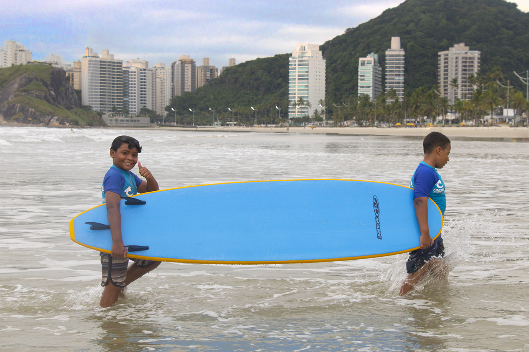 Projeto Ondas muda vidas no Guarujá (SP).