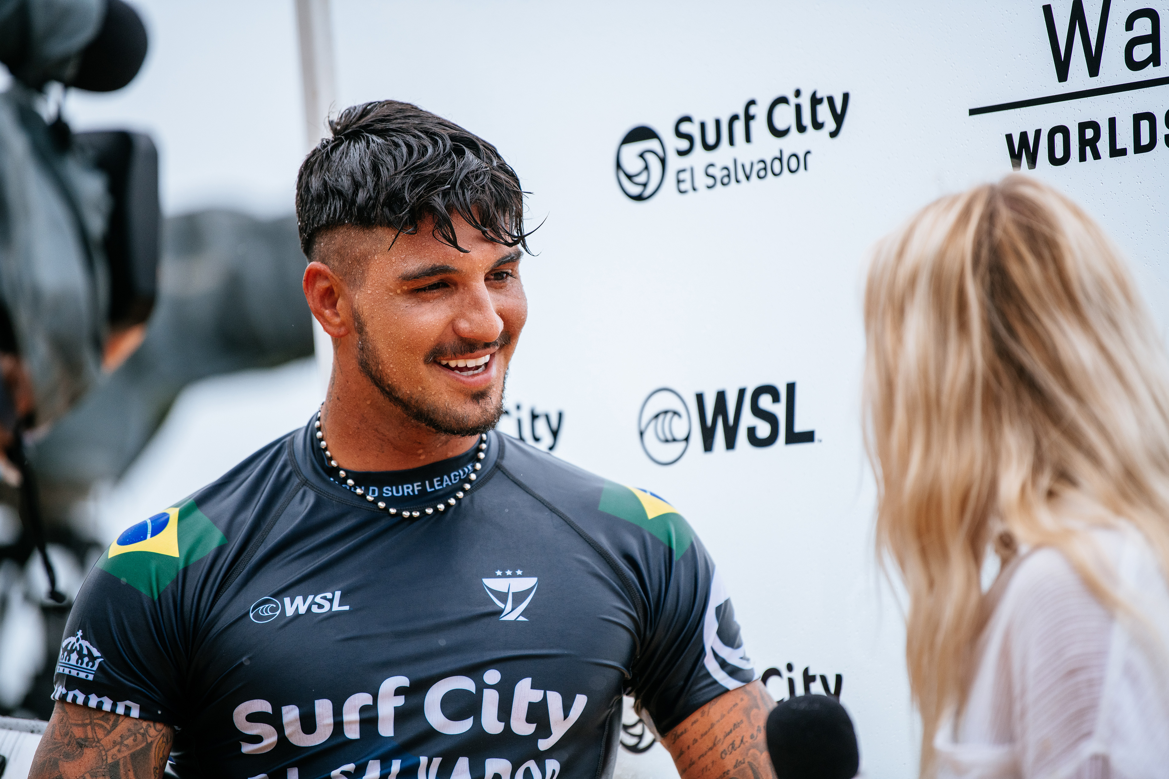 Gabriel Medina próximo do retorno às competições.