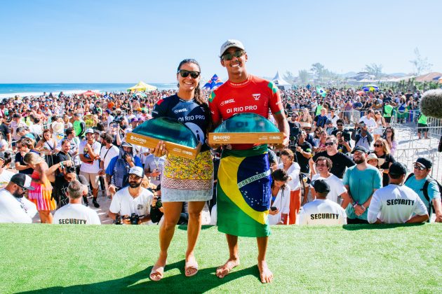 Johanne Defay e Samuel Pupo, Rio Pro 2022, Itaúna, Saquarema (RJ). Foto: WSL / Thiago Diz.