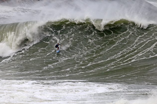 Gabriel Sampaio, Itacoatiara Big Wave 2022, Niterói (RJ). Foto: Tony D´Andrea.