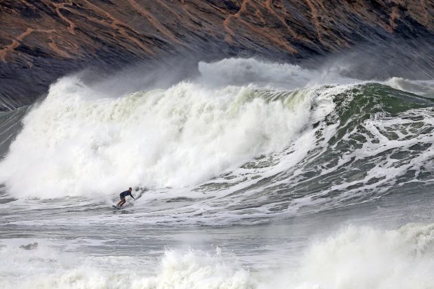 Gabriel Sampaio, Itacoatiara Big Wave 2022, Niterói (RJ). Foto: Tony D´Andrea.