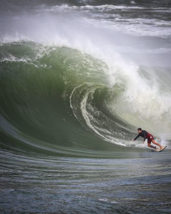 Daniel Rodrigues, Laje do Shock, Itacoatiara Big Wave 2022, Niterói (RJ). Foto: Tony D´Andrea.