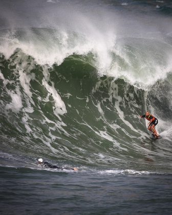 Willyam Santana, Laje do Shock, Itacoatiara Big Wave 2022, Niterói (RJ). Foto: Tony D´Andrea.