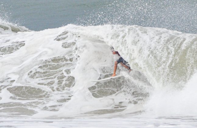 João  Arthur, Hang Loose Surf Attack 2022, Praia do Tombo, Guarujá (SP). Foto: Erik Medalha.